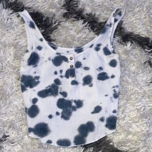 Crop top.